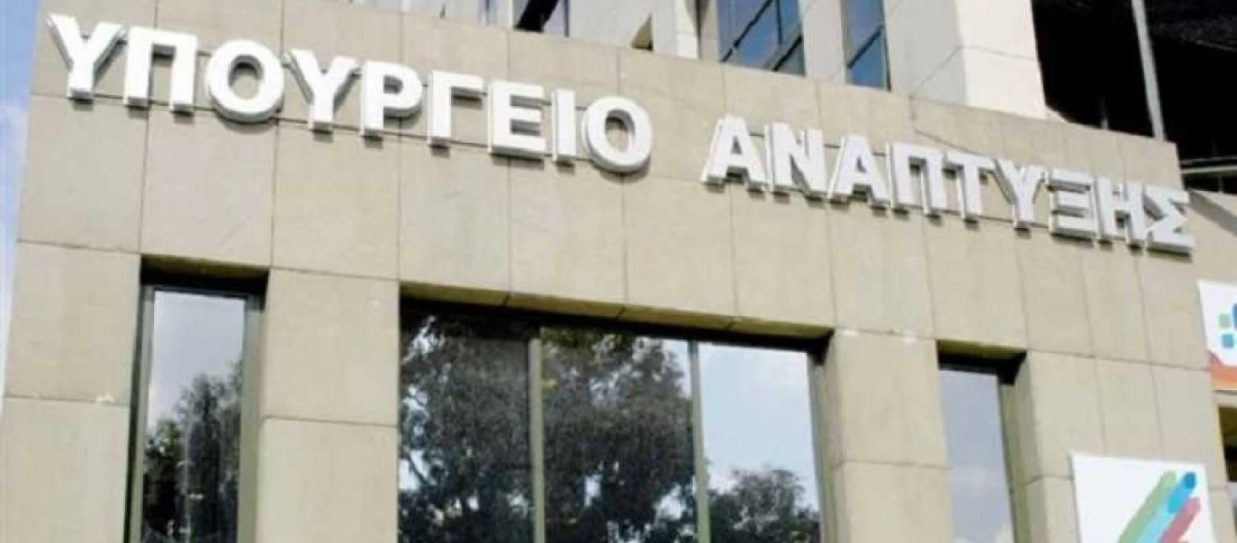 Οργή των εργαζομένων στα ναυπηγεία Ελευσίνας - Πάνε να τους φάνε λεφτά - Η χώρα χωρίς ναυπηγεία